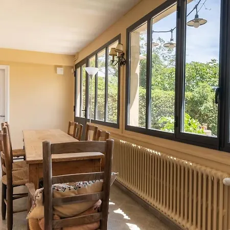Provencale Avec Piscine 公寓